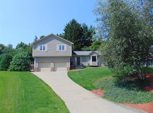 2410 Delo Dr, Gibsonia, PA 15044