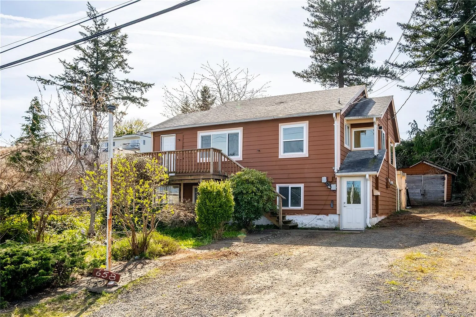 658 Thulin St photo 1