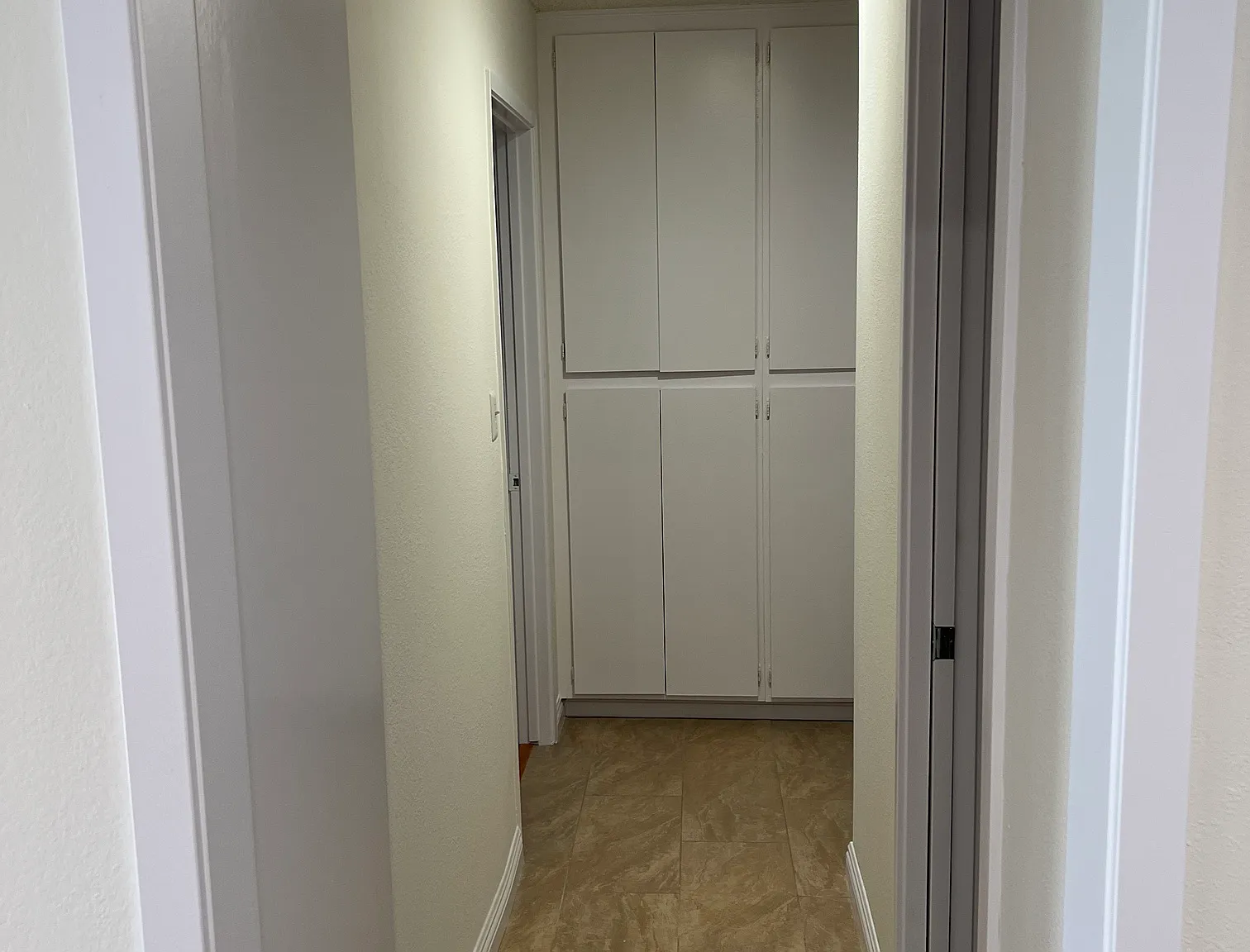 2 bed, 1050 sqft, $2,800 — Photo 4
