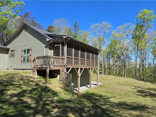 2297 Highway 136 W, Talking Rock, GA 30175