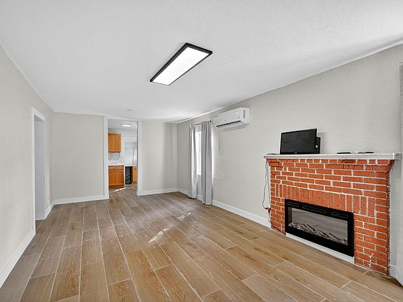 3rd image of 638 53rd St Unit 2