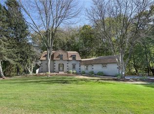 335 Retreat Dr, Akron, OH 44333