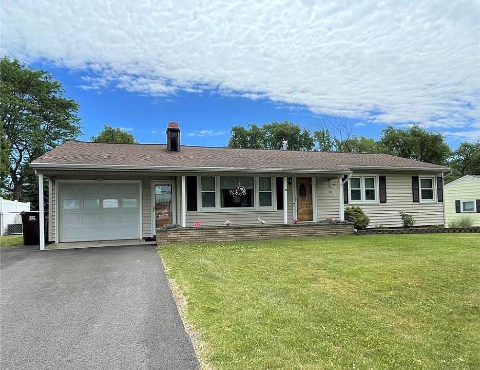 1st image of 52 Orchard Hills Dr