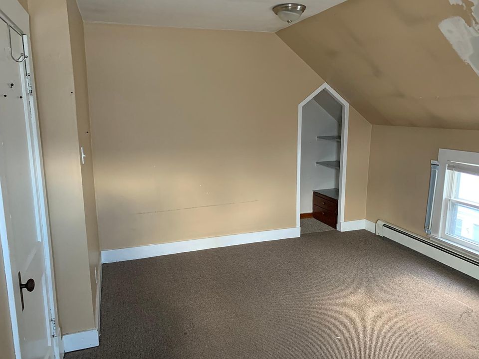 1st image of 92 Gierlach St #2