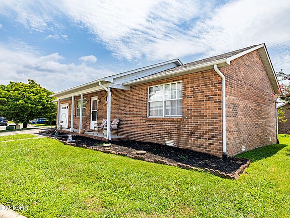2nd image of 2354 Governors Ct
