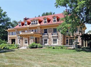 1060 W 55th St, Kansas City, MO 64113