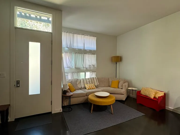 7 Ealing Ln — Photo 3