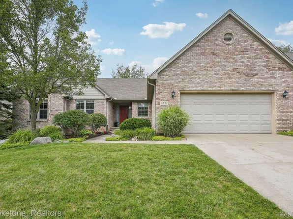 6131 Foxfire Cir, Clarkston, MI 48346