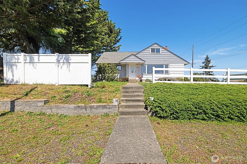 5th image of 905 W 11th Street
