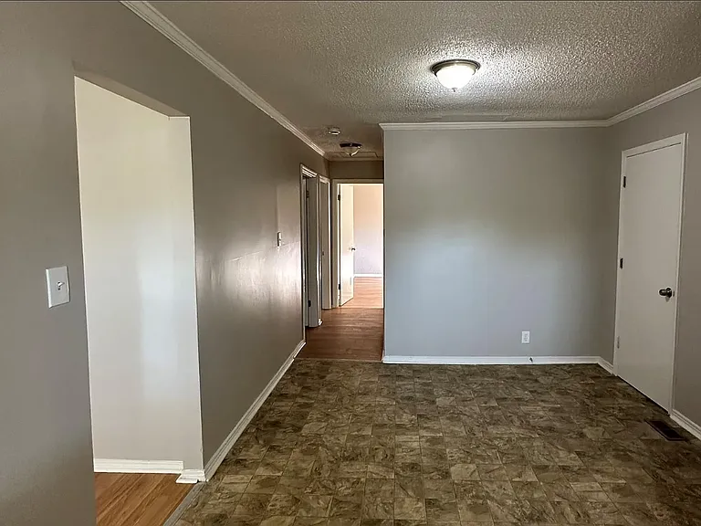 136 Melba Ave SW — Photo 4