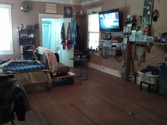5th image of 501 W Hickory Ave