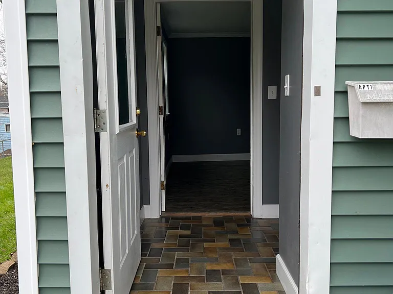 439 S Jackson St #LOWER FRONT — Photo 8