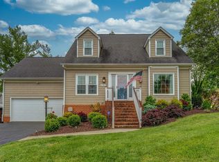 4767 Chippenham Dr, Roanoke, VA 24018
