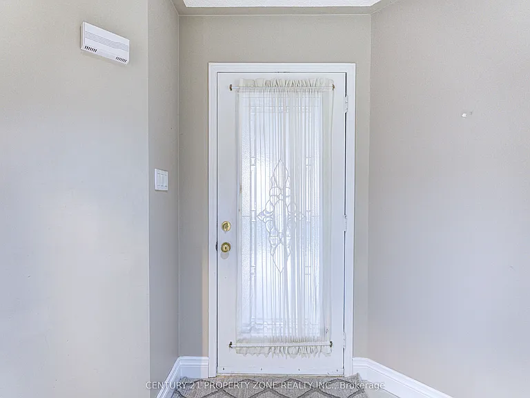 4 Compton Ct — Photo 3