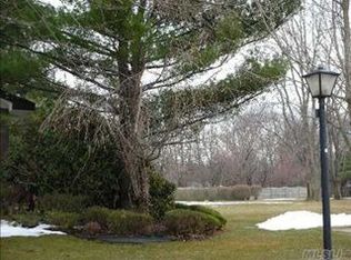 142 Knolls Dr, Stony Brook, NY 11790