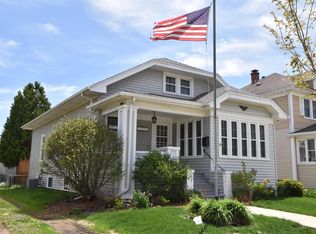 1243 W Lawn Ave, Racine, WI 53405