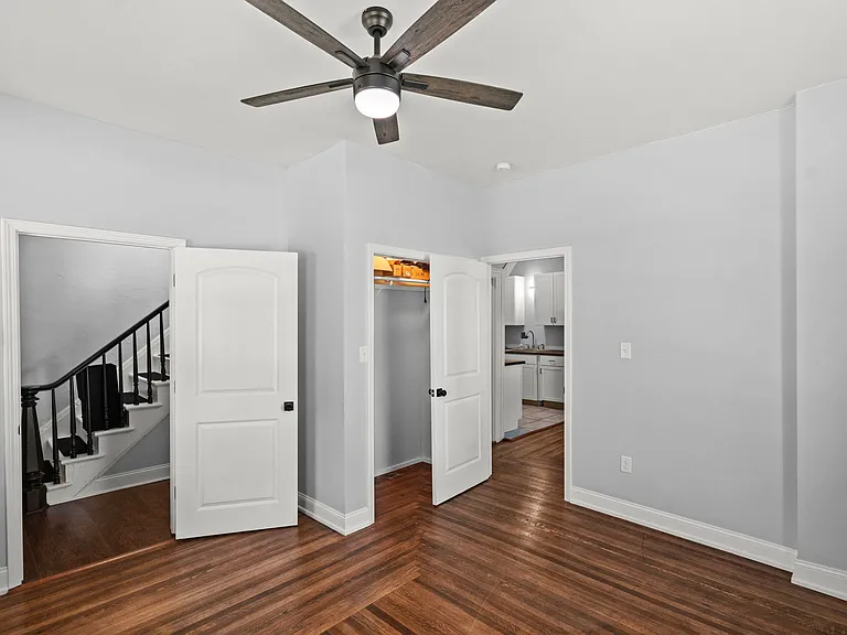 222 W Market St — Photo 5