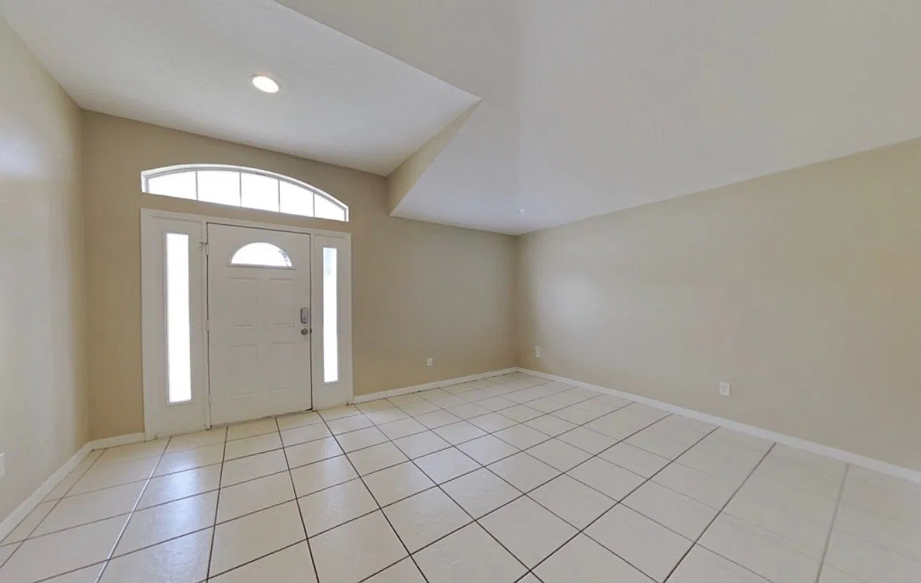 Beautiful 3-Bedroom, 2-Bathroom Single-Family Home in Plant City, FL — Photo 4