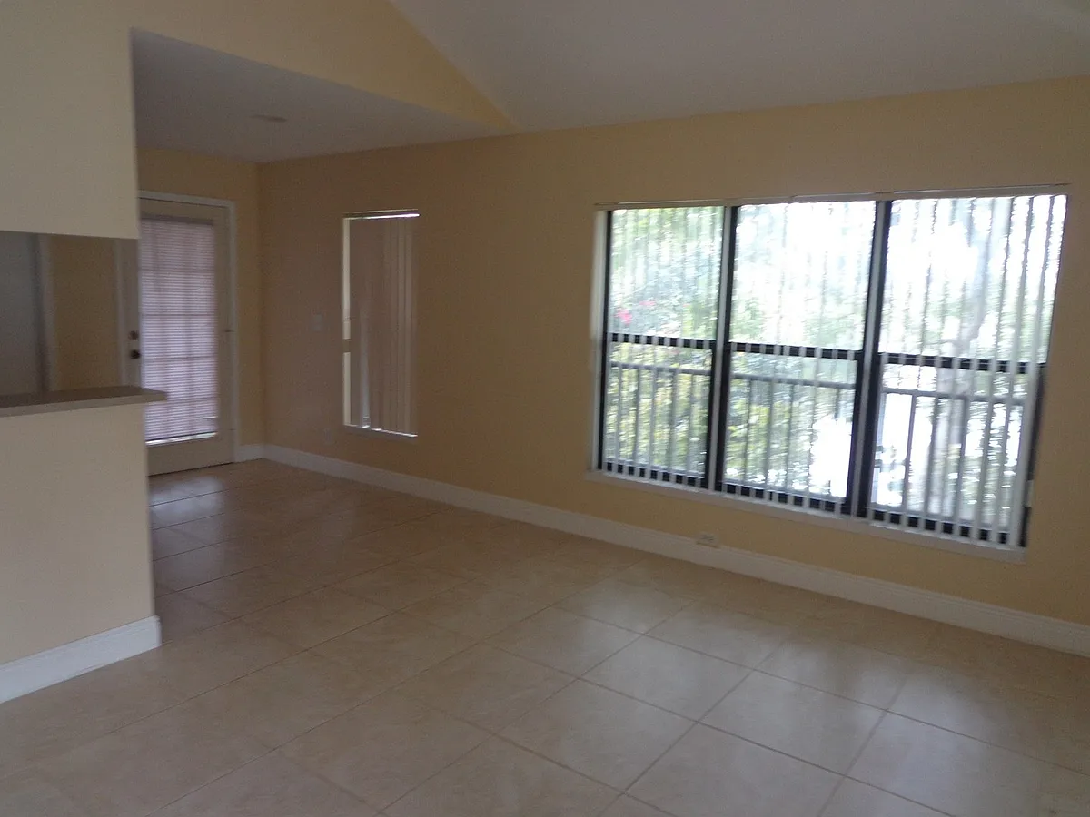 Building Photo - 8775 NW 39th St