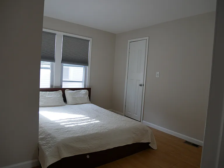 325 Amon Ter — Photo 2