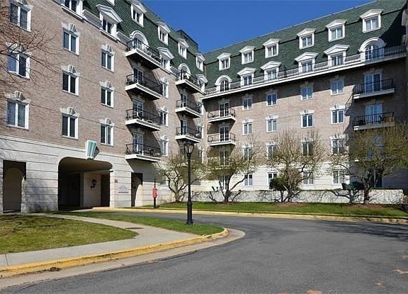 3rd image of 100 Marina Dr APT 417