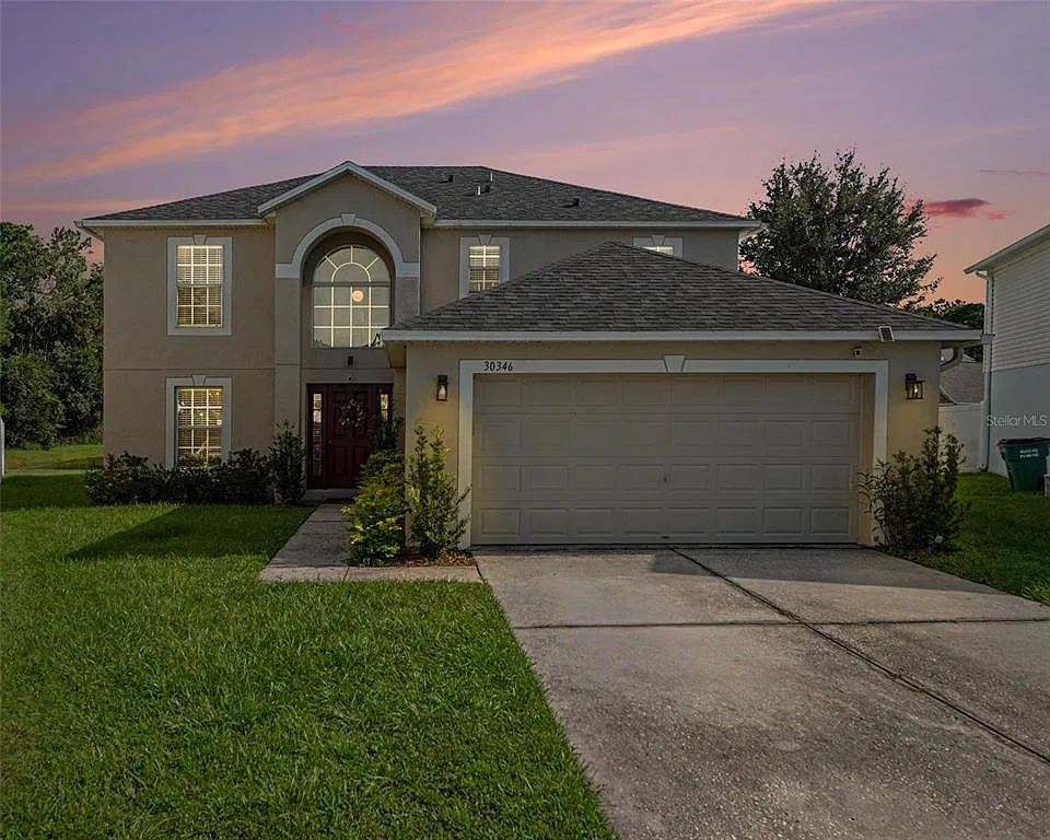 4 bed, 2.5 bath, 2222 sqft, $2,950 — Photo 1