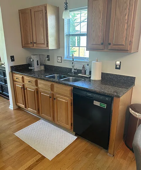 135 Revolution Dr — Photo 2