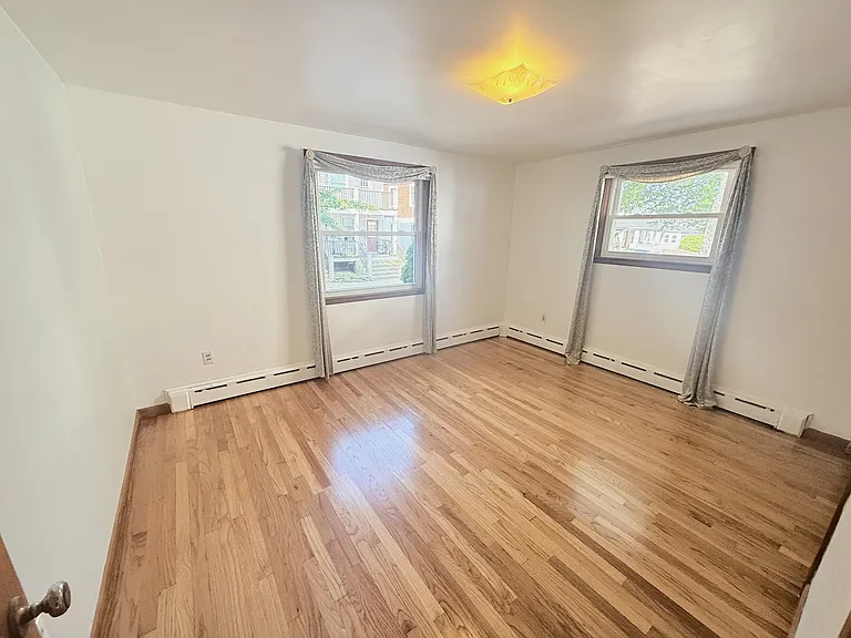25 1/2 Thurston Ave #B — Photo 9