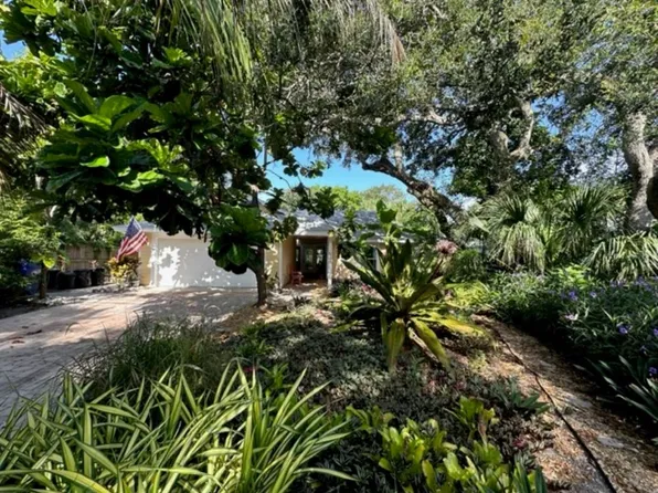 9475 Sea Grape Dr, Vero Beach, FL 32963