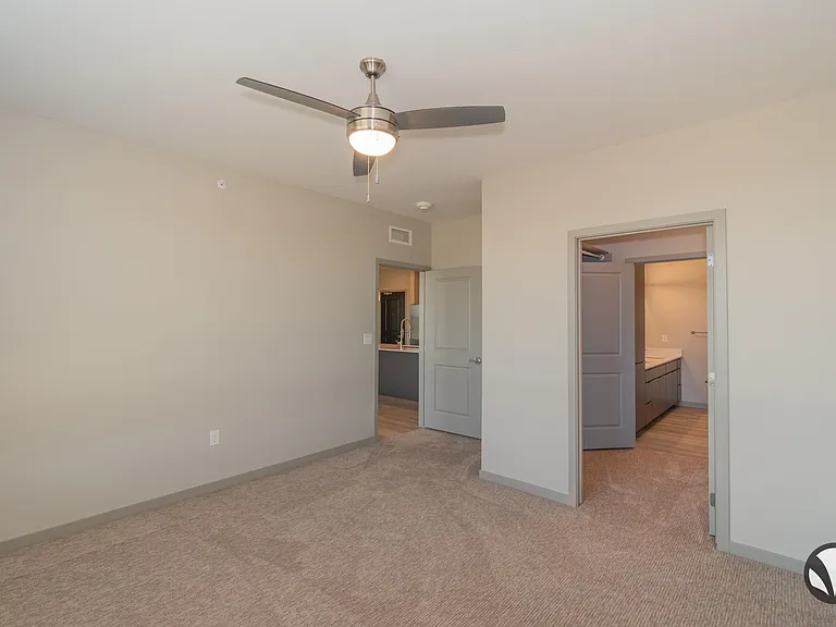 Chateau at Yankee Hill Apartments — Photo 78