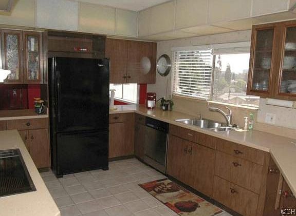 4th image of 1323 N Spurgeon St #23