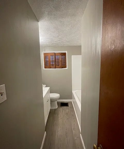924 E Chippewa Ave — Photo 5