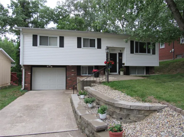 2225 Norside Dr, Alton, IL 62002