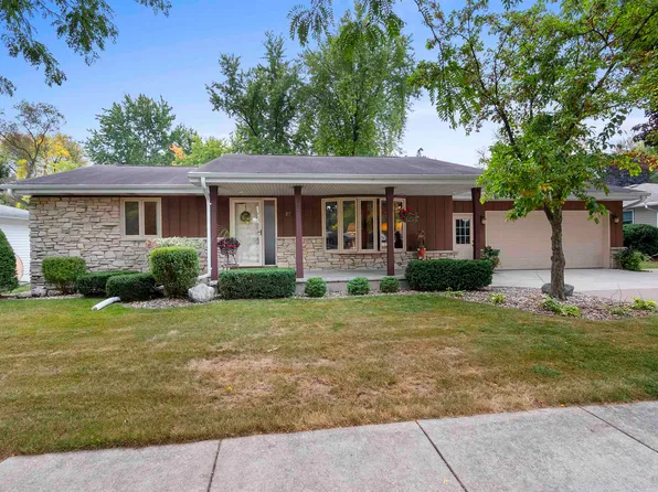 27 Saint Charles Pl, Little Chute, WI 54140