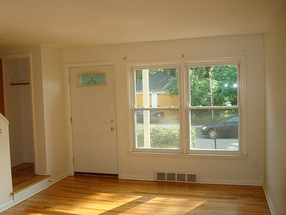 3rd image of 1921 Planavon St