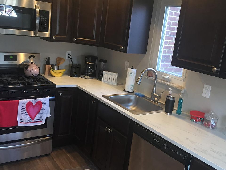 Fully Updated Kitchen (Appliances will be black)
