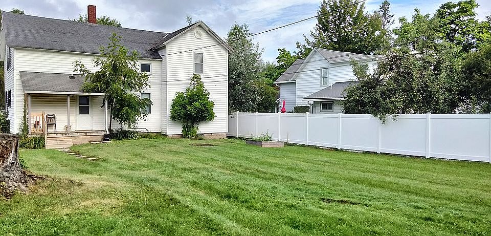 2nd image of 807 S Cedar Ave
