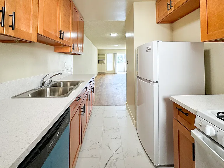 4375 York Blvd #111 — Photo 5