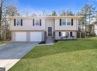 370 Valiant Ln, Riverdale, GA 30274
