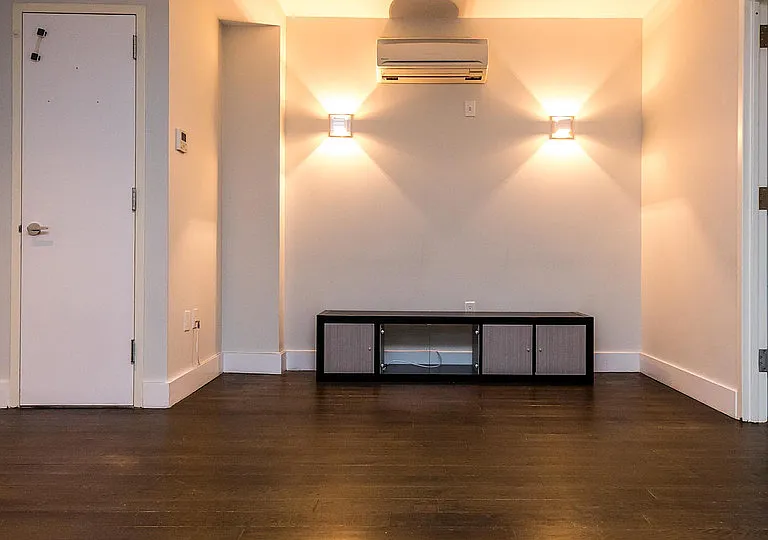 146 Meserole St #2F — Photo 6