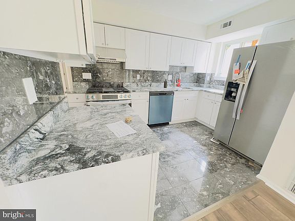 4th image of 11372 Cherry Hill Rd Unit 204