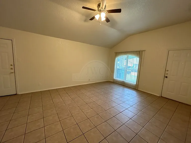 306 Jeff Gordon Dr — Photo 6