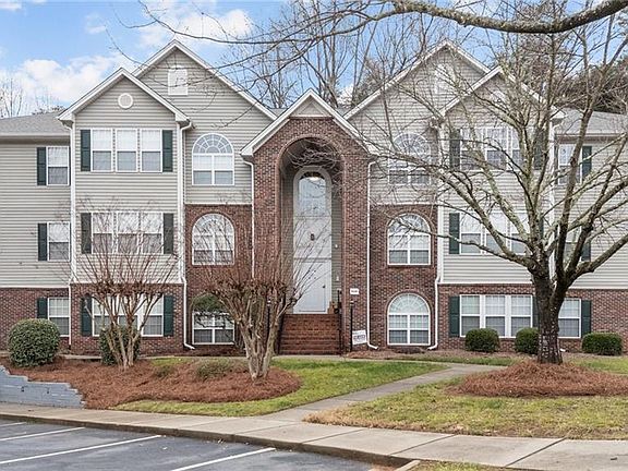 3rd image of 831 Timberline Ridge Ct