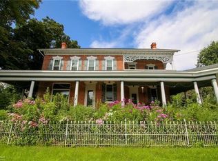 33 Hawk Mountain Rd, Kempton, PA 19529