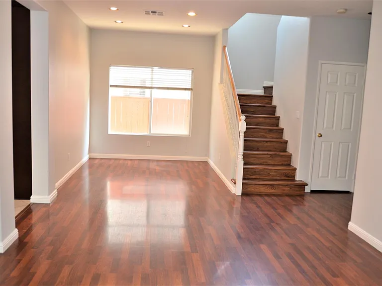 675 Sonoma St — Photo 3