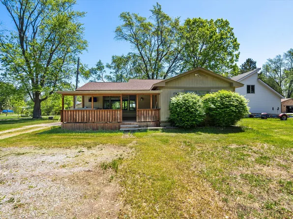 1742 N Wixom Rd, Wixom, MI 48393