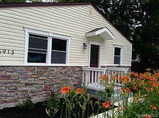 5913 Rosewood Ter, Lake View, NY 14085