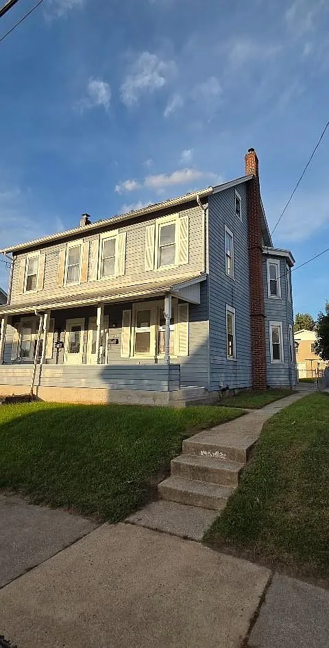 Studio, 1372 sqft, $1,700 — Photo 1