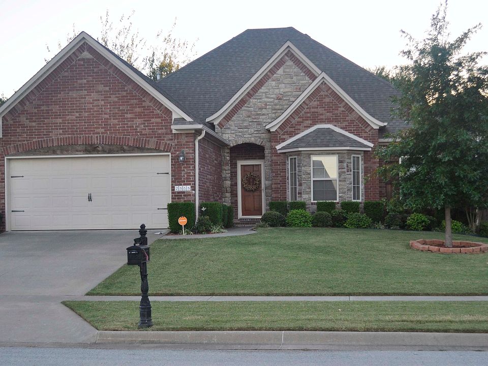 1st image of 2565 N Trafalger Dr