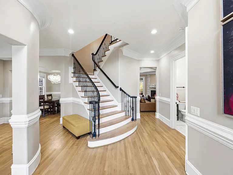 9805 Strike The Gold Ln — Photo 4